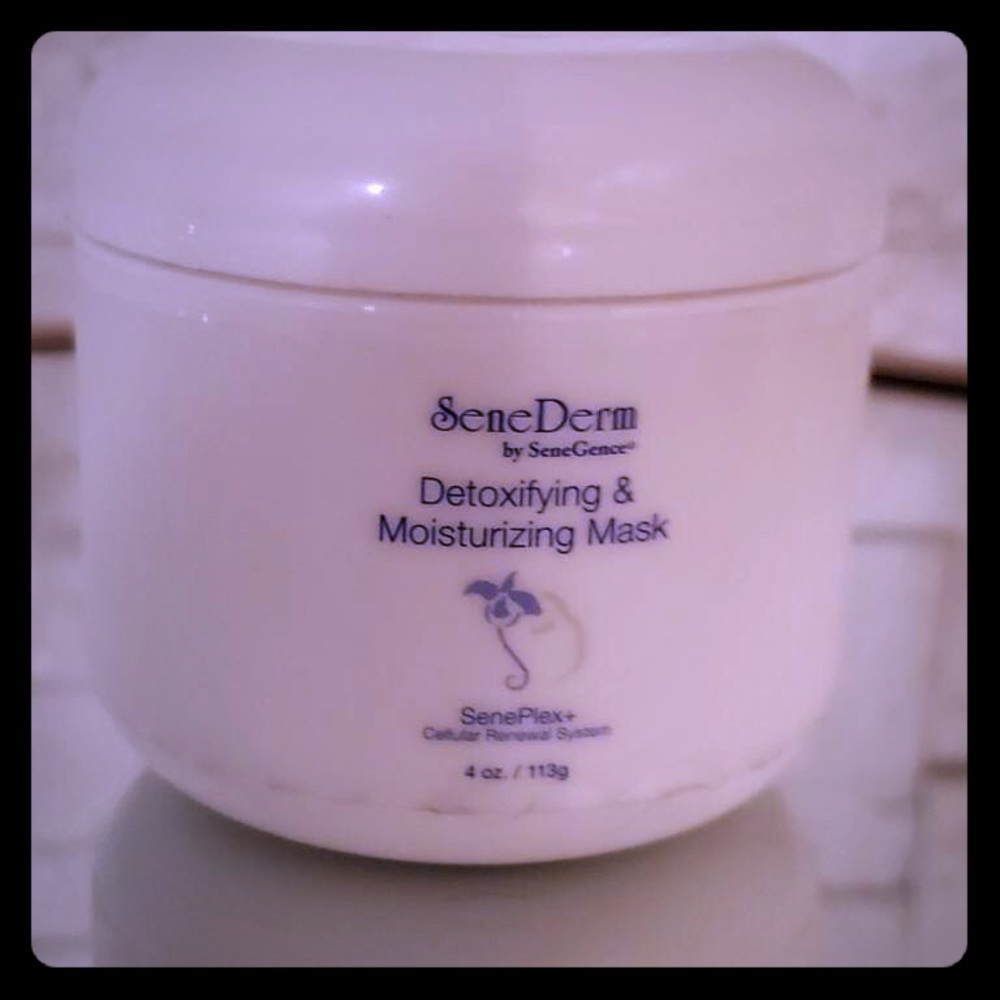 Senegence SeneDerm Detox & Moisturizing Mask